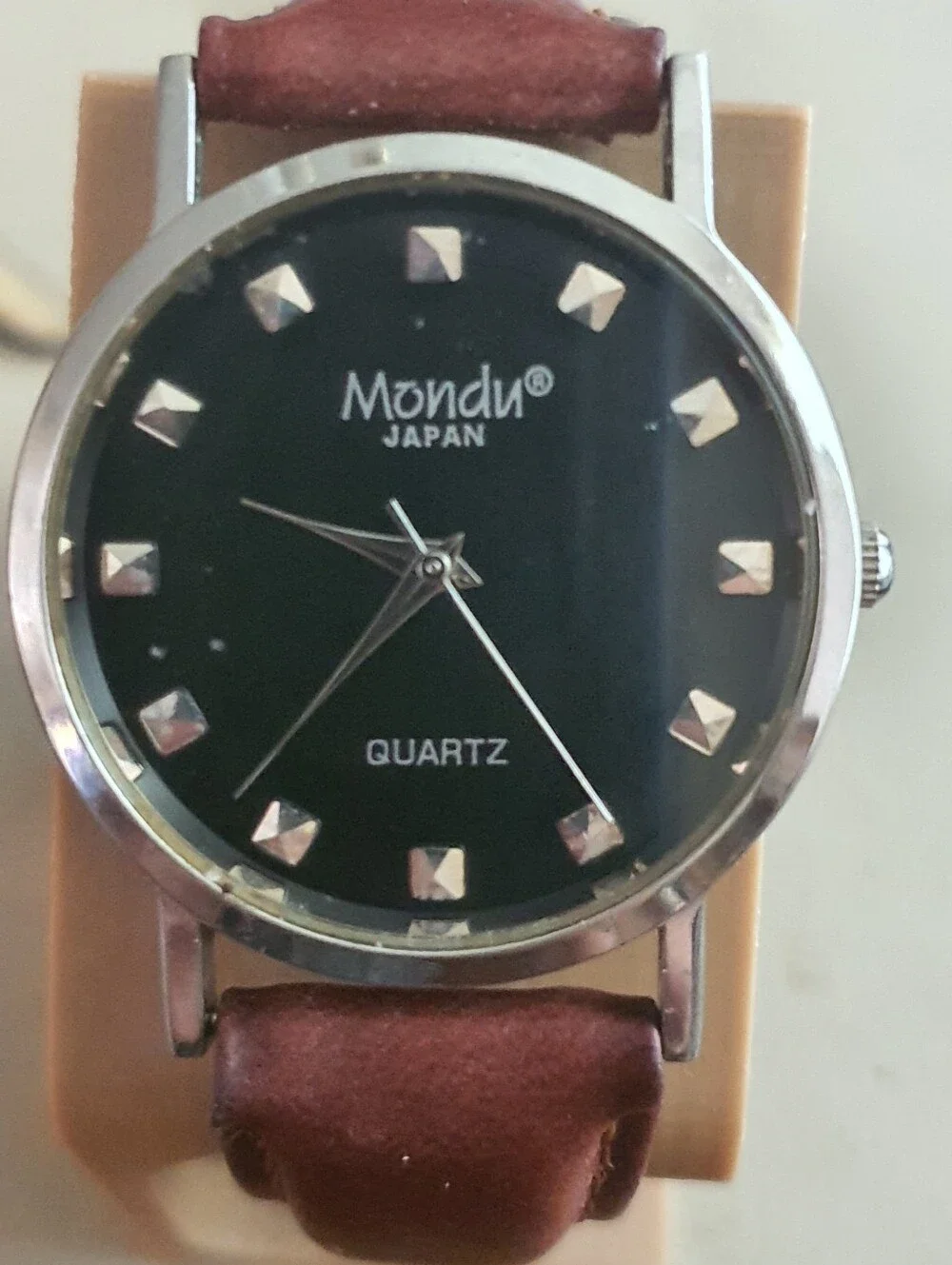 10/$20 Mondu Japan Silver/Black Leather Men's Watch